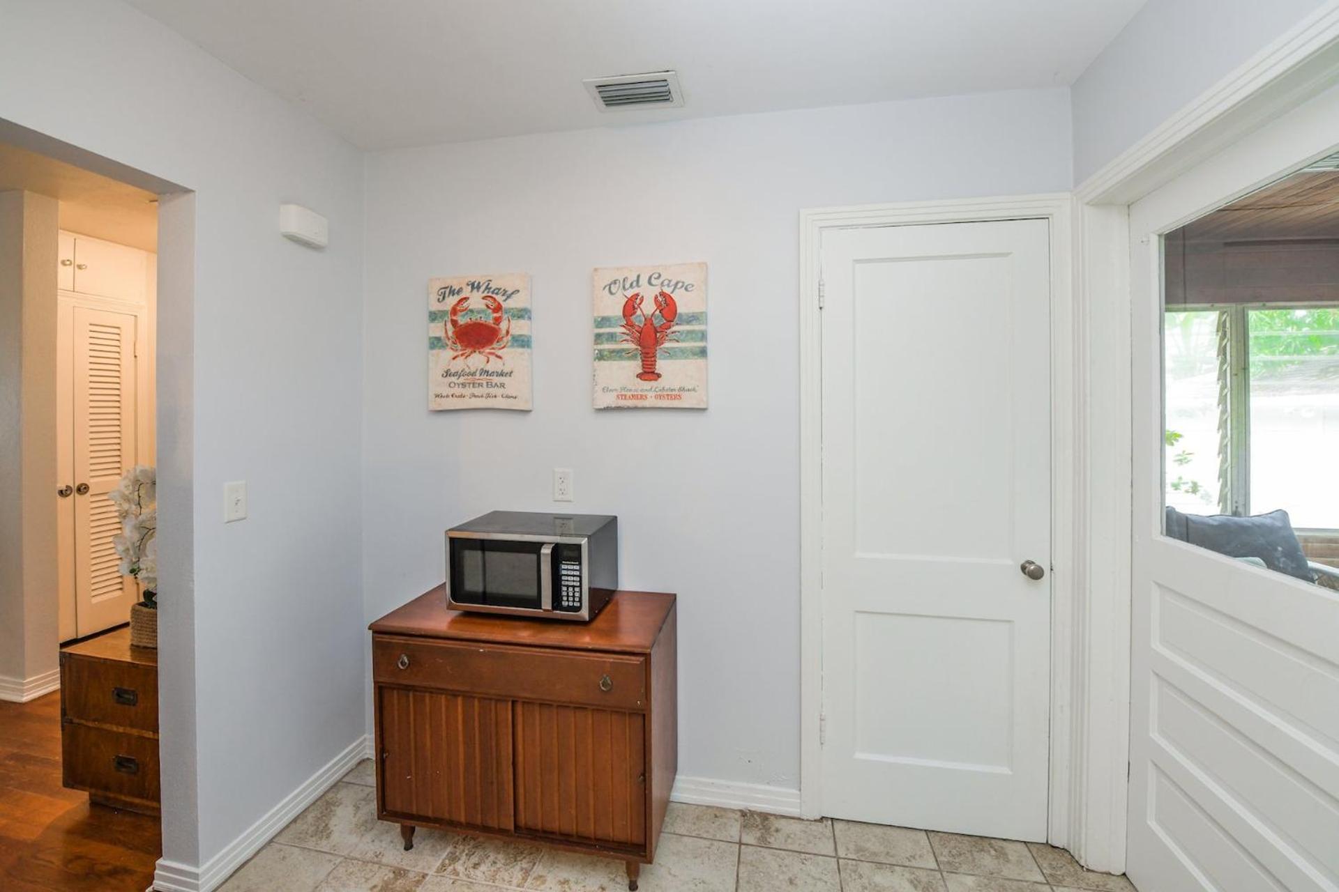 Casa Posada - So Close You Can Hear The Waves Historic Beach Cottage W Beach Gear Anna Maria Exterior foto